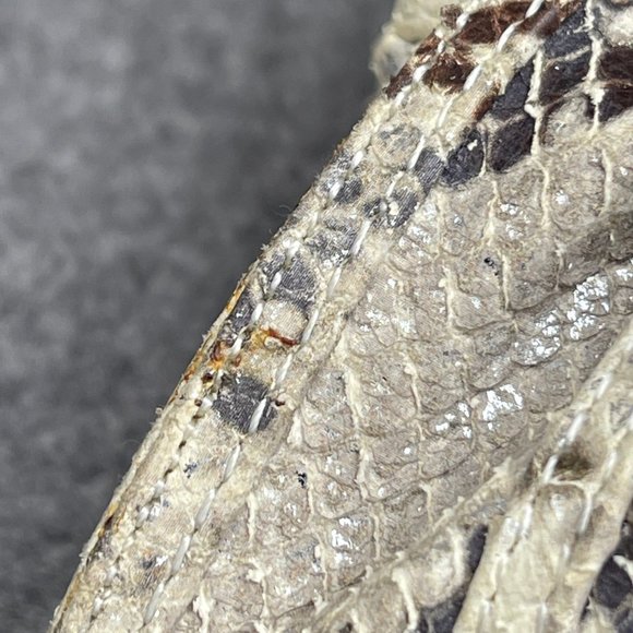 Rodo Roccia Clutch w/Chain in Grey Embossed Leather - Picture 8 of 8